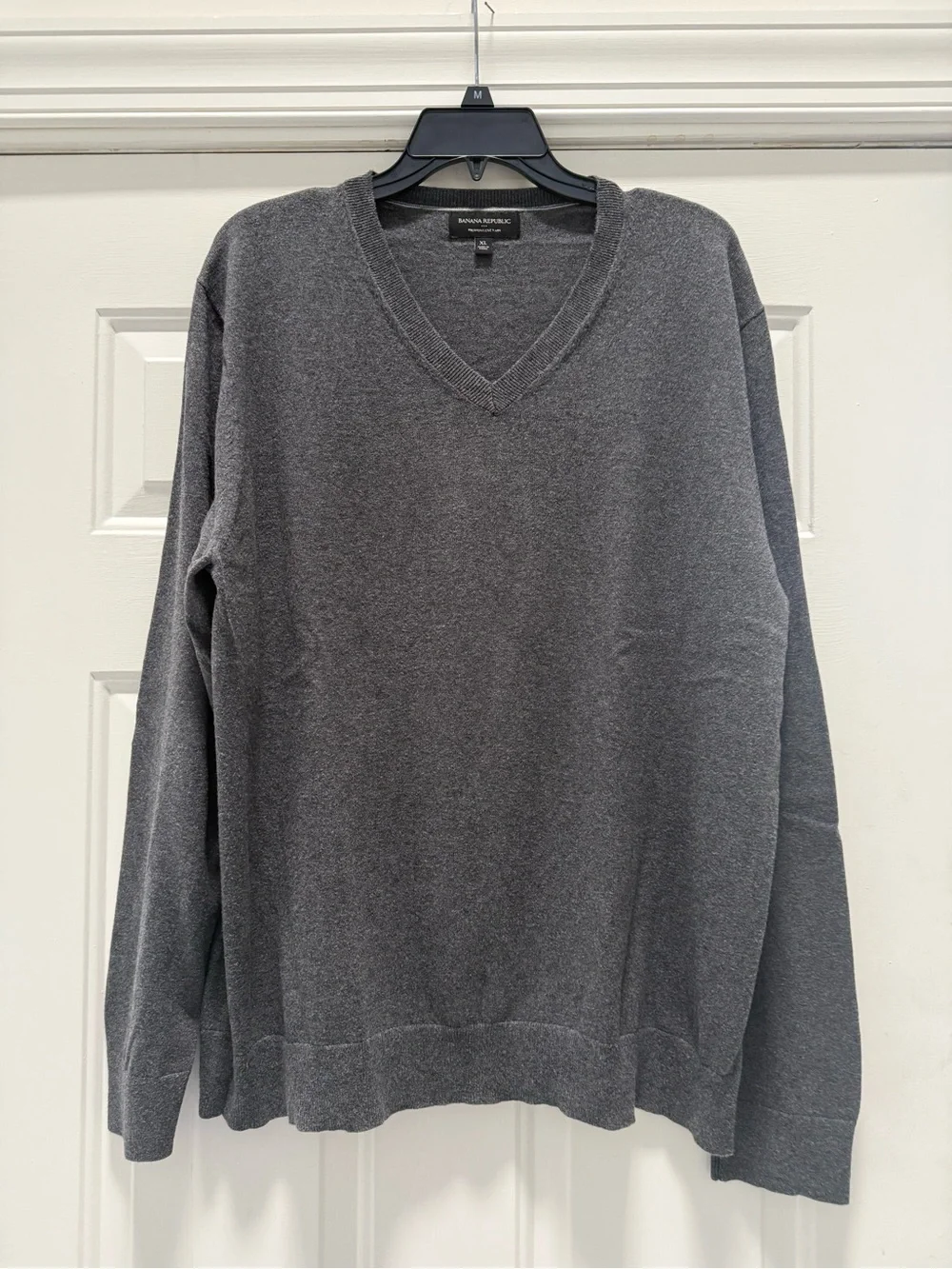 EUC Banana Republic Dark Charcoal V-Neck Sweater